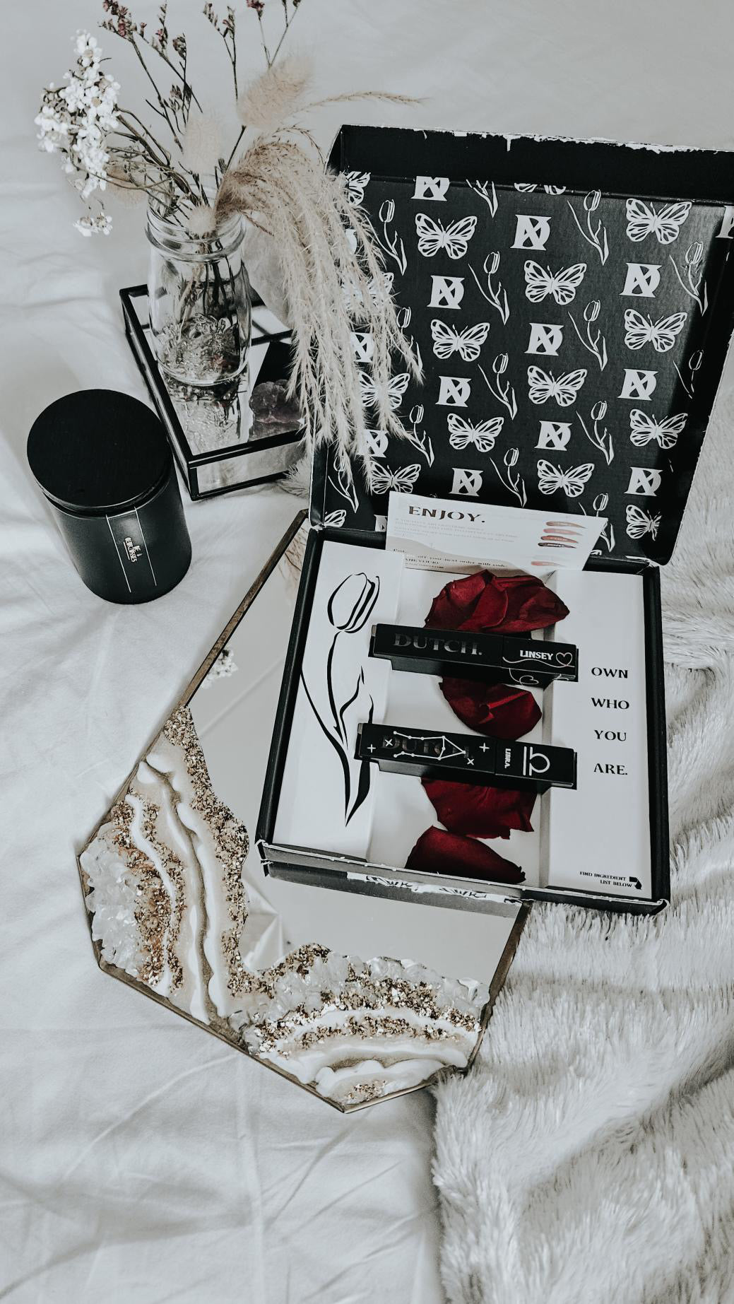 CADEAUS.