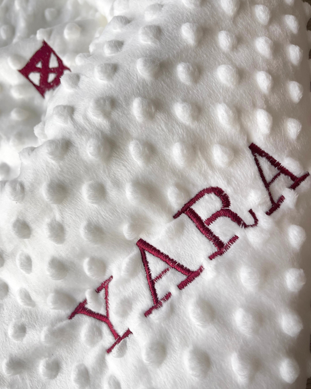 NOVI - Embroidered blanket with name
